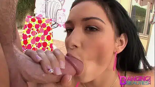 Natasha Steffens Dando em Cena Exclusiva e Sensual de Anal Mandy Sky